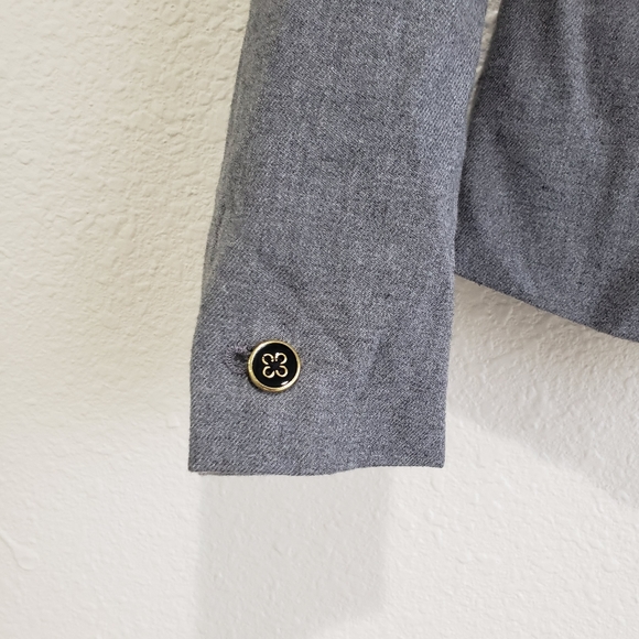 Merona form fitting Blazer One Button pockets in front Wool Blend Gray Size 6 - Picture 2 of 8